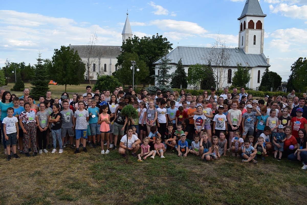 Fergeteges gyermeknap